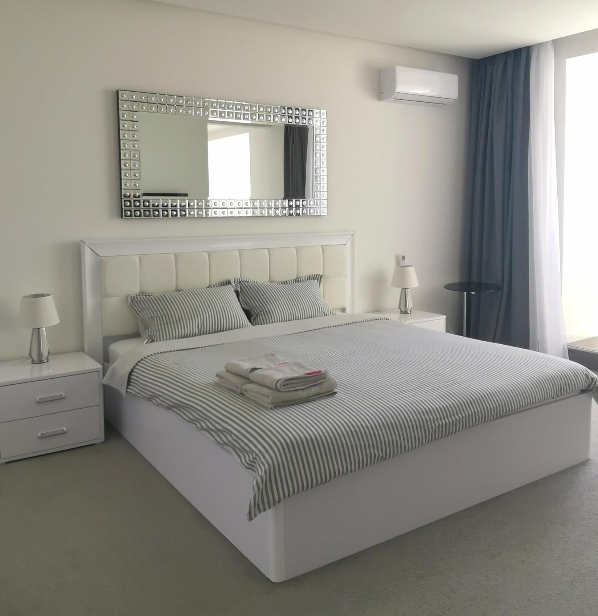 Stylish Riverside Apartments In Riviera Complex Nikolayev Bagian luar foto